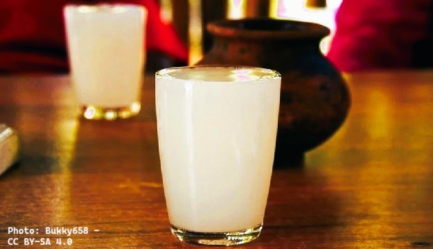 Milky liquid in a glass - would you even think this is palm wine? Milky liquid in a glass - would you even think this is palm wine?
