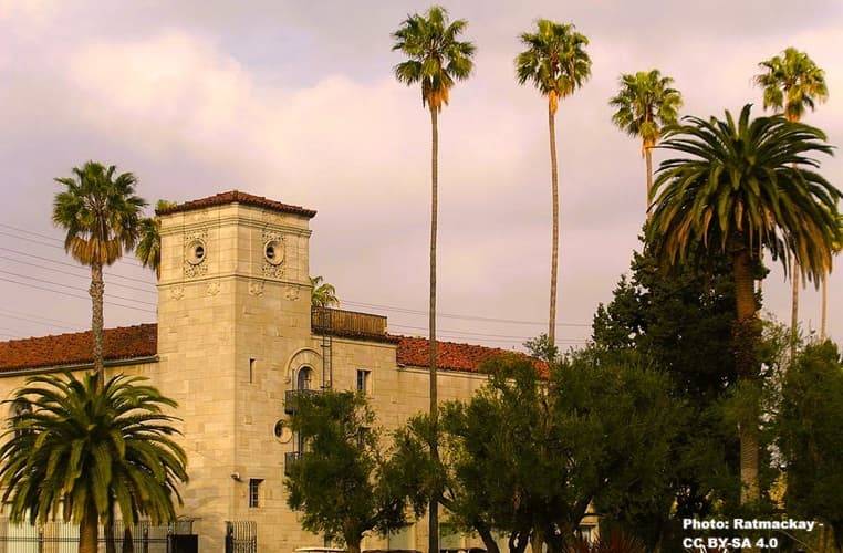 Hollywood's final resting place, entry to the cemetary