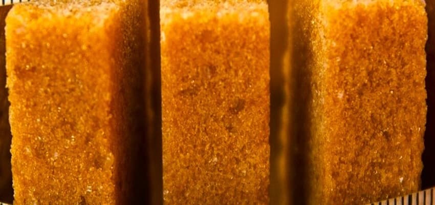 Rectangular locks of coconut sugar cubes.